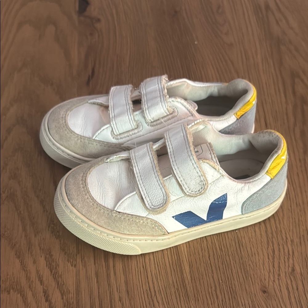 Veja kids sneakers size 29 pre owned